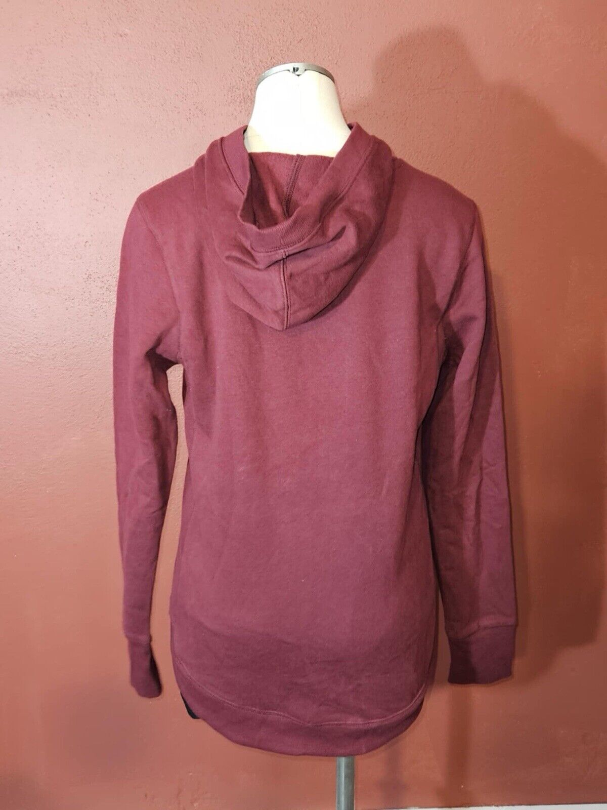 EUC Women's TEK GEAR Ultra Soft Fleece Hoodie Womans M - Deep Wine Color