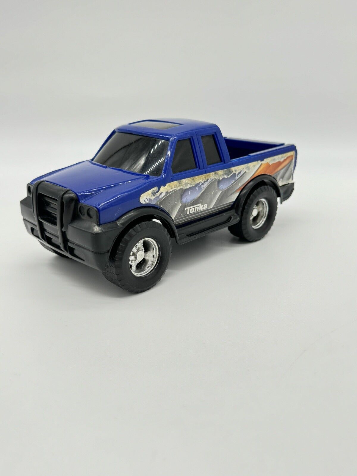 Funrise Hasbro Tonka 8.25" Extended Cab Blue Wave Graphic Pickup Truck Toy