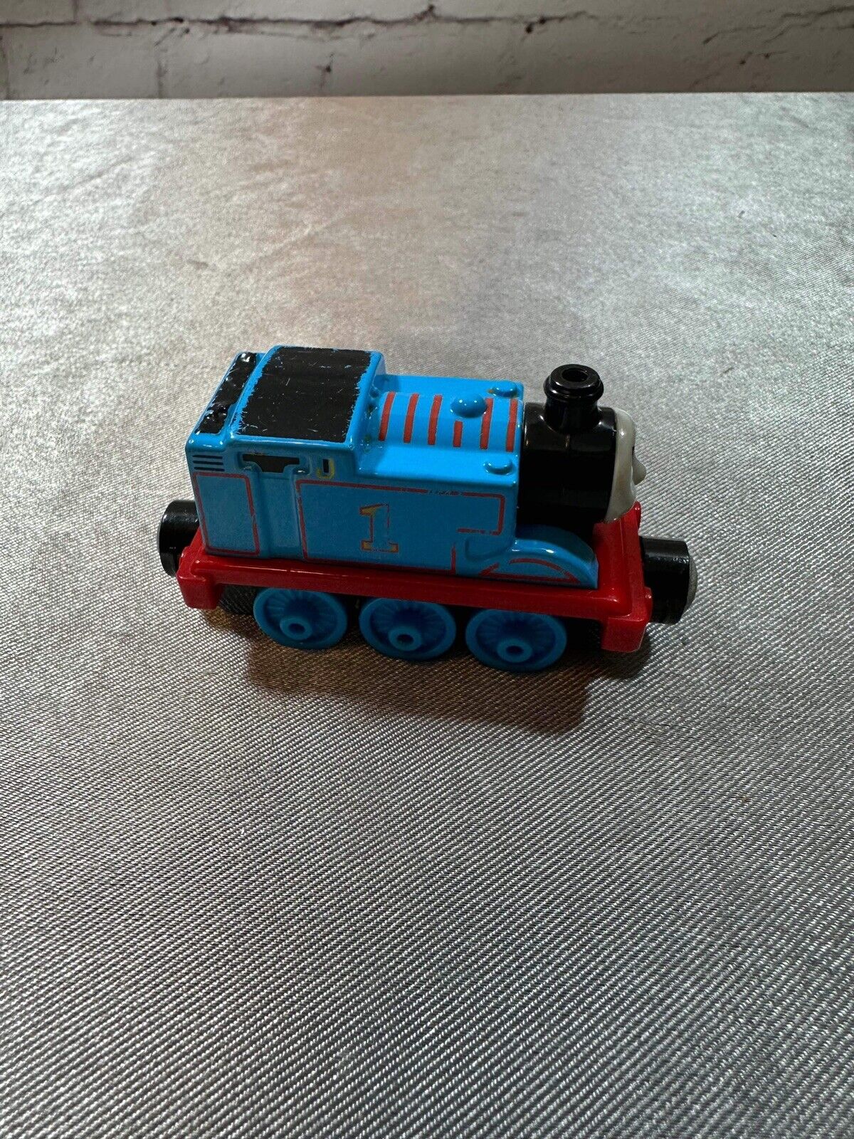 Thomas & Friends Thomas 2002 Take N Play Along Train Tank Engine Diecast Metal
