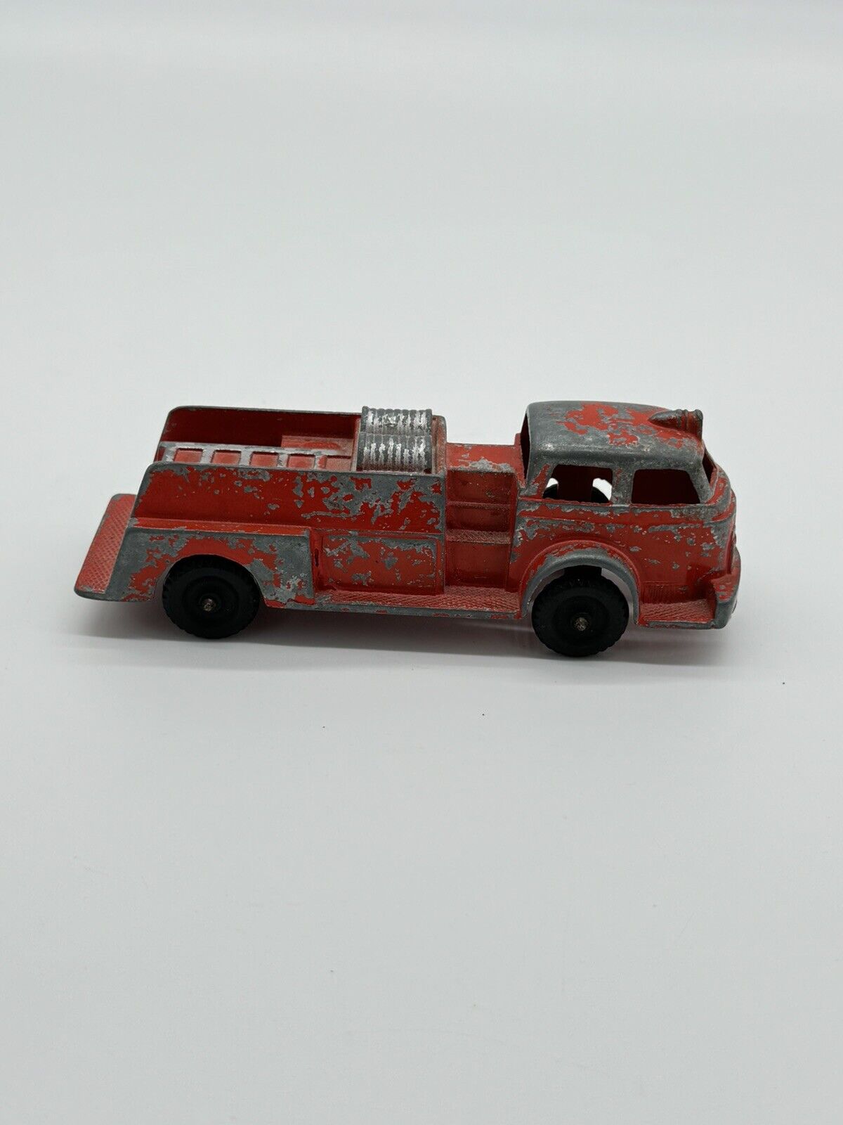 Old Vtg HUBLEY Metal Diecast Red Fire Engine Truck Toy Made In The USA