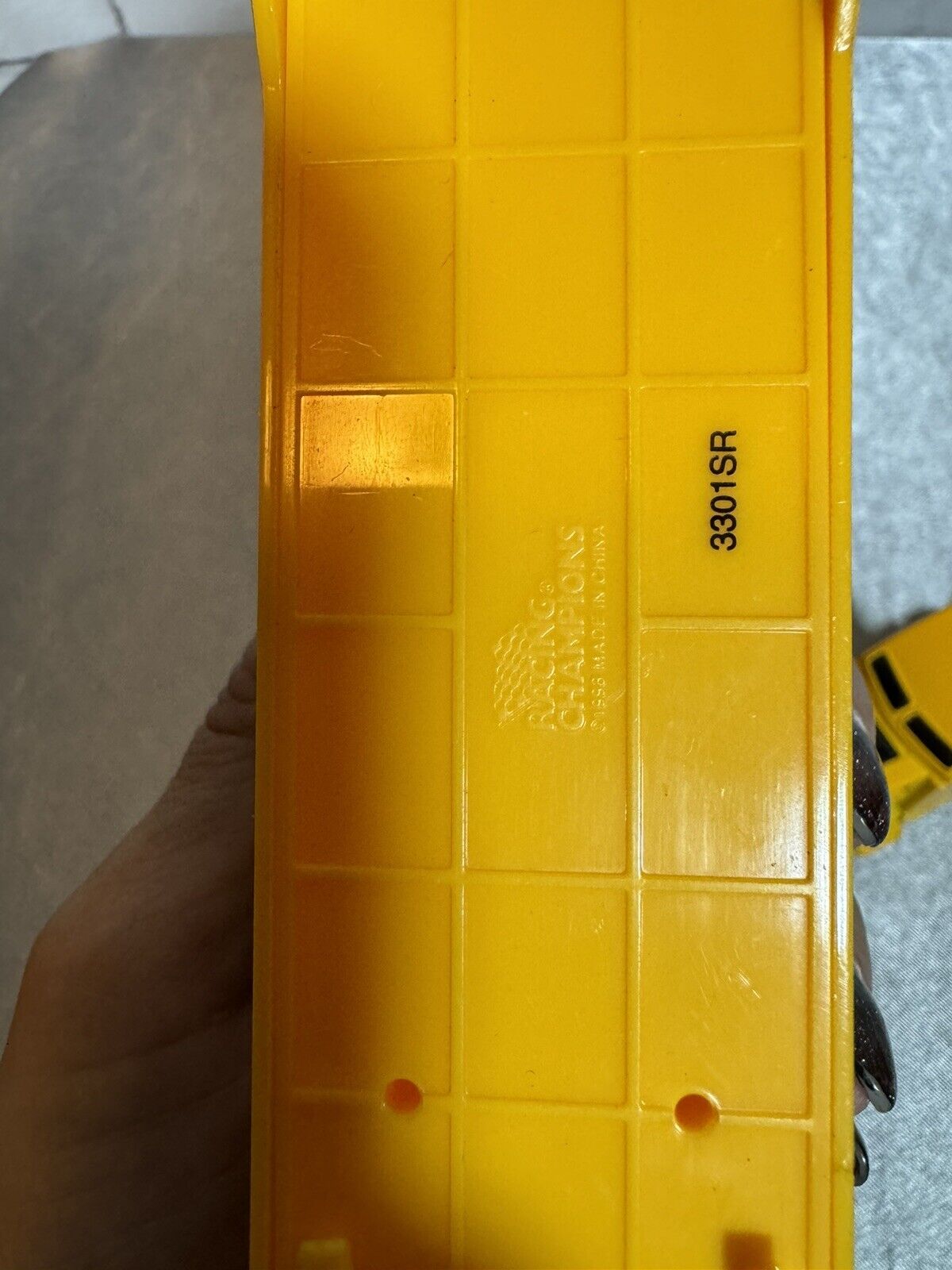 Hot Wheels 2002 team transporters #36 M&Ms racing team Ken Schrader 005