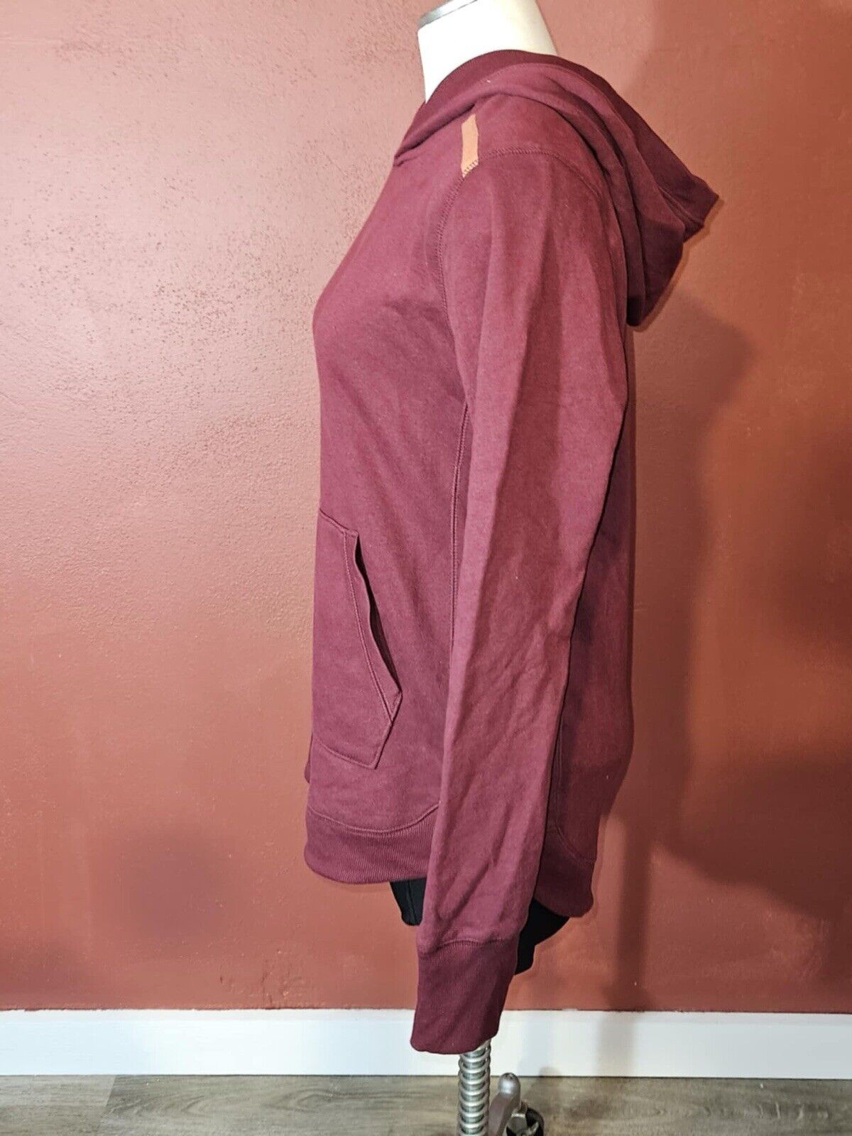 EUC Women's TEK GEAR Ultra Soft Fleece Hoodie Womans M - Deep Wine Color