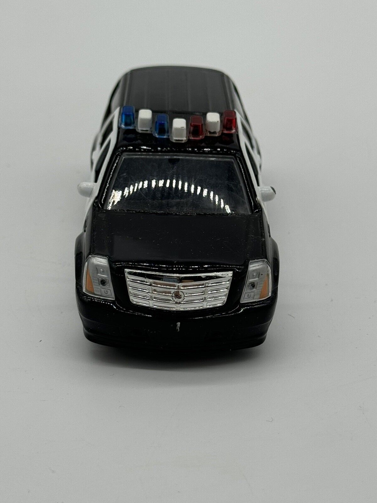 Jada Toys 2007 Cadillac Escalade Police Vehicle 1:32 Die Cast  MTY 005