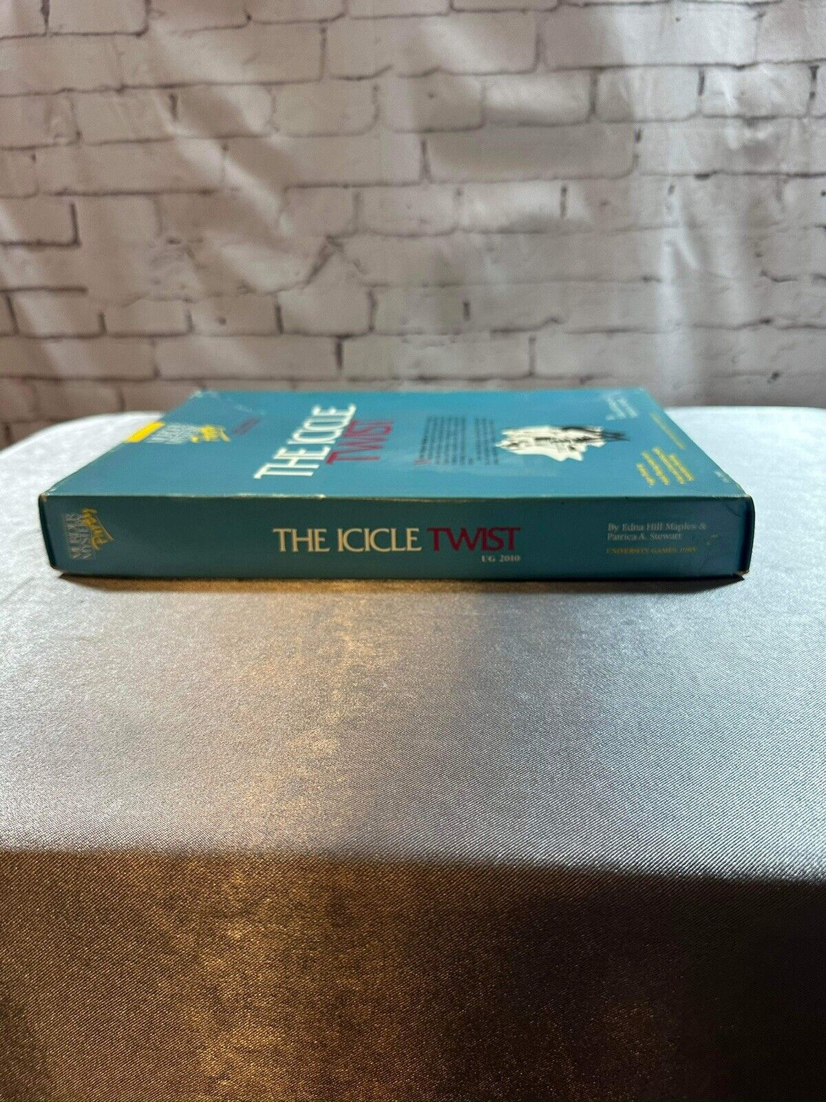 Vintage 1984 Murder Mystery Dinner Party Game “The Icicle Twist"  UG2010