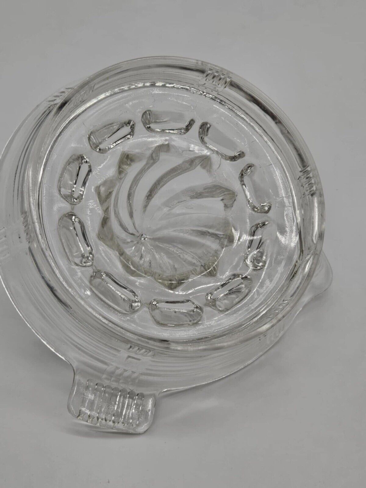 Vintage Clear Ribbed GLASS CITRUS JUICER Orange Lemon Juice Reamer Squeezer