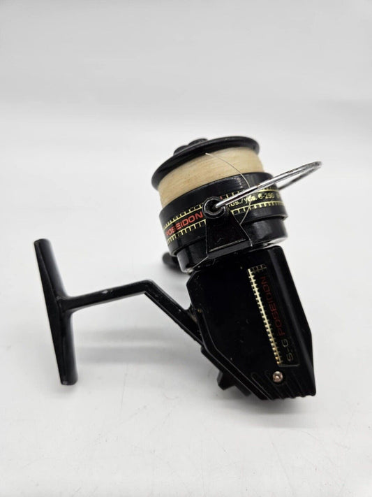 S G Poseidon Spinning Reel for Fresh Water Fishing Great for Beginners Good Cond