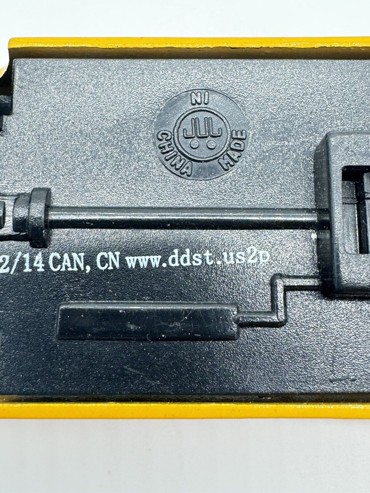 Classic Diecast School Bus with Pullback Action