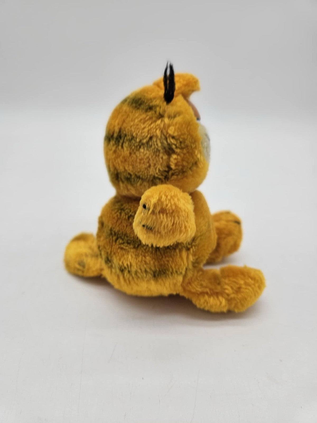 Vintage Dakin Garfield Plush 1981 Sitting Fat Cat Stuffed Animal Toy 9”