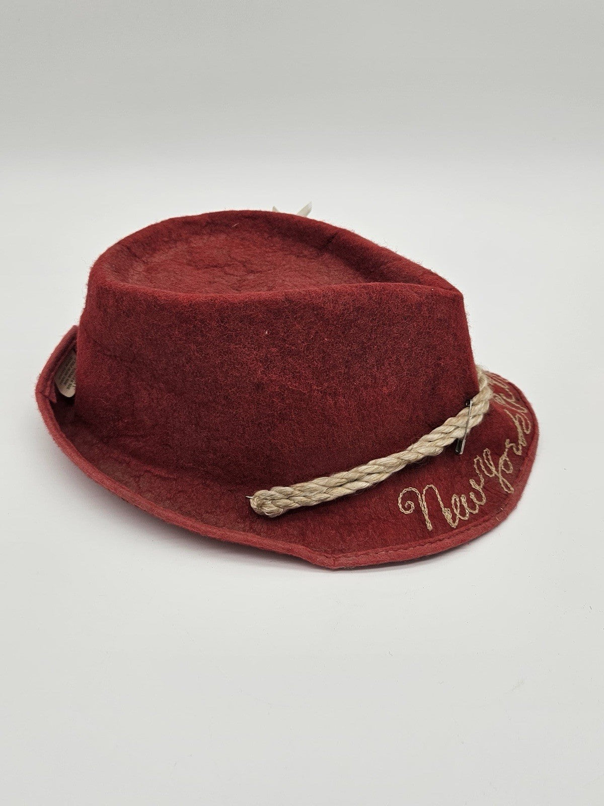 Vintage Felt Souvenir Hat Rockets With Feather Union Made ~ New York Embroidered