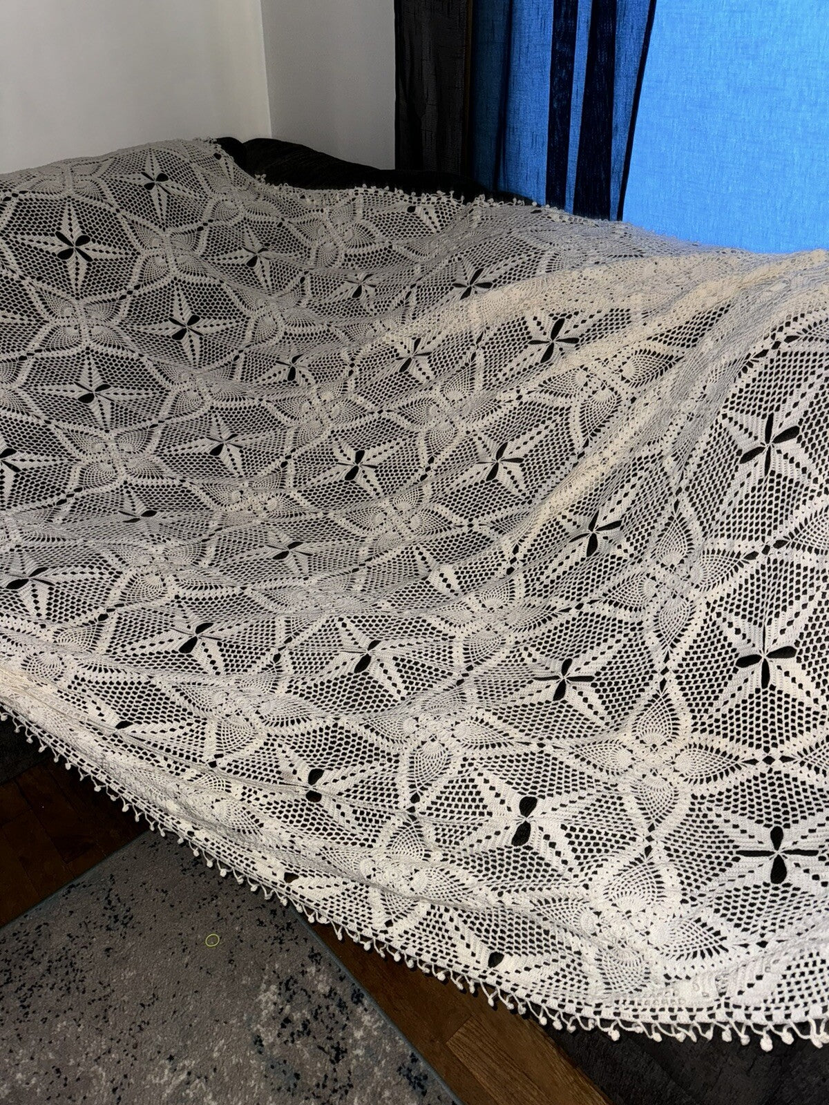 GORGEOUS Antique Hand Crocheted Bedspread Throw 120” X 90” King Sized VTG