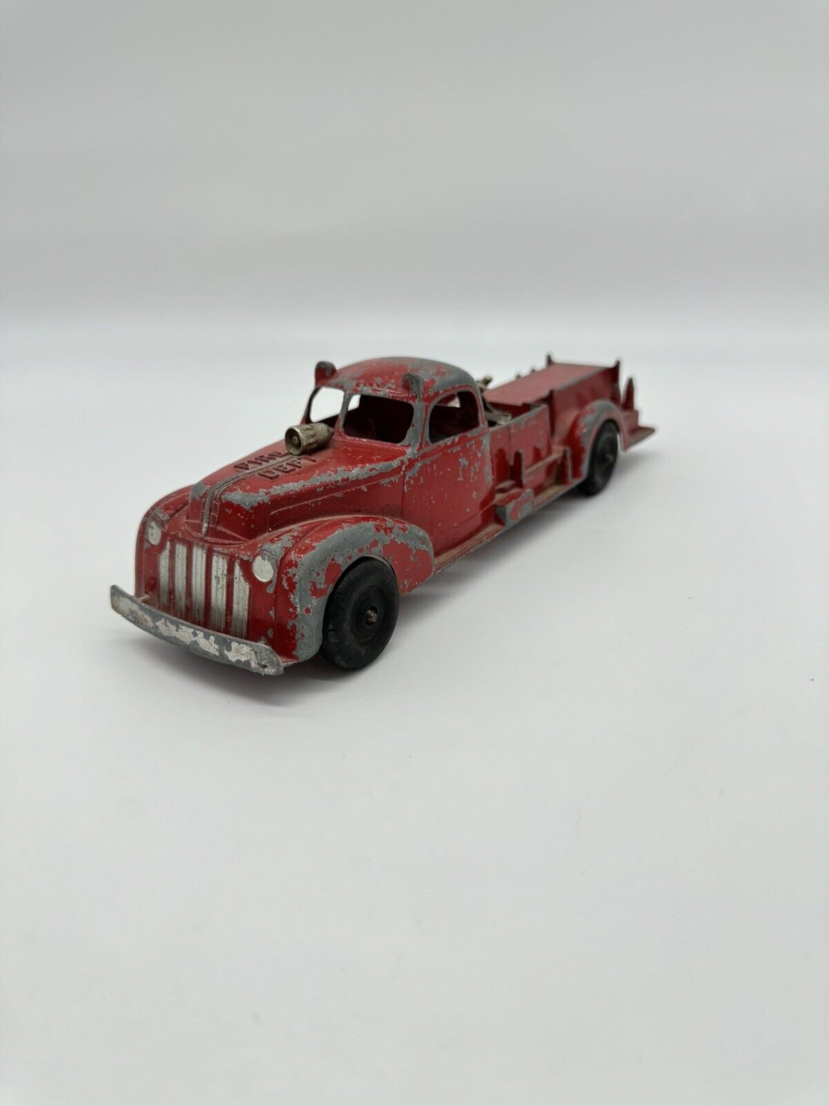 HUBLEY KIDDIE TOY #472  Die Cast Metal Fire Engine Truck USA Original Paint