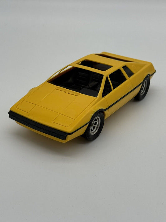 1/20 SCALE 1980s VINTAGE TESTORS #1022 LOTUS ESPIRIT YELLOW PLASTIC CAR VTY 005