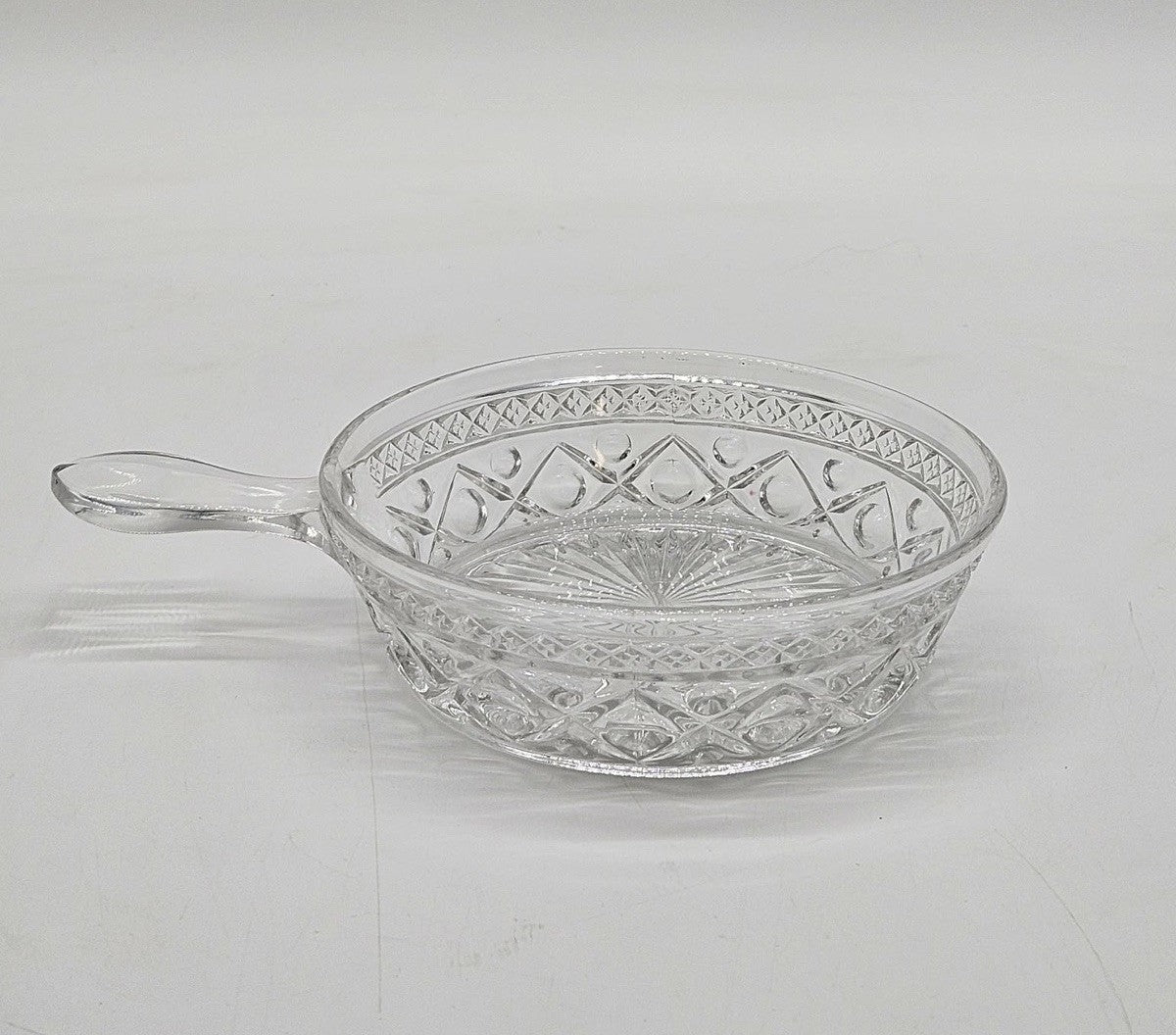 IMPERIAL GLASS CO. CAPE COD CRYSTAL #160/181 5-1/2" DIAMETER HANDLED SPIDER DISH