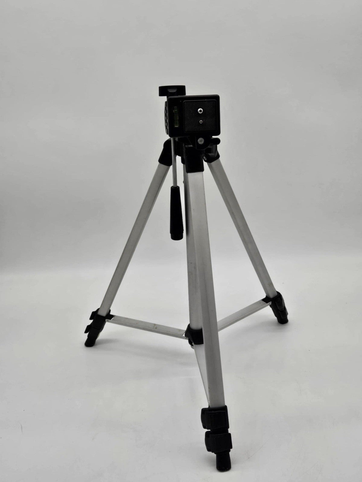 Kodak LIGHT ALUMINUM TRIPOD ~ Max Height of 54”