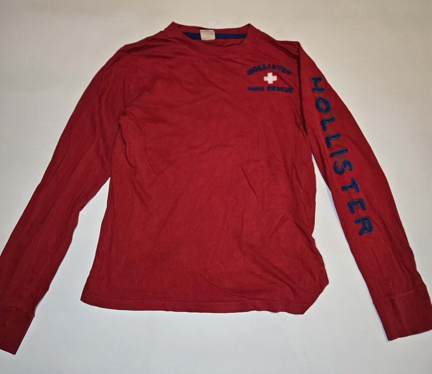 Hollister Red Long Sleeve Graphic Tee Men’s Medium