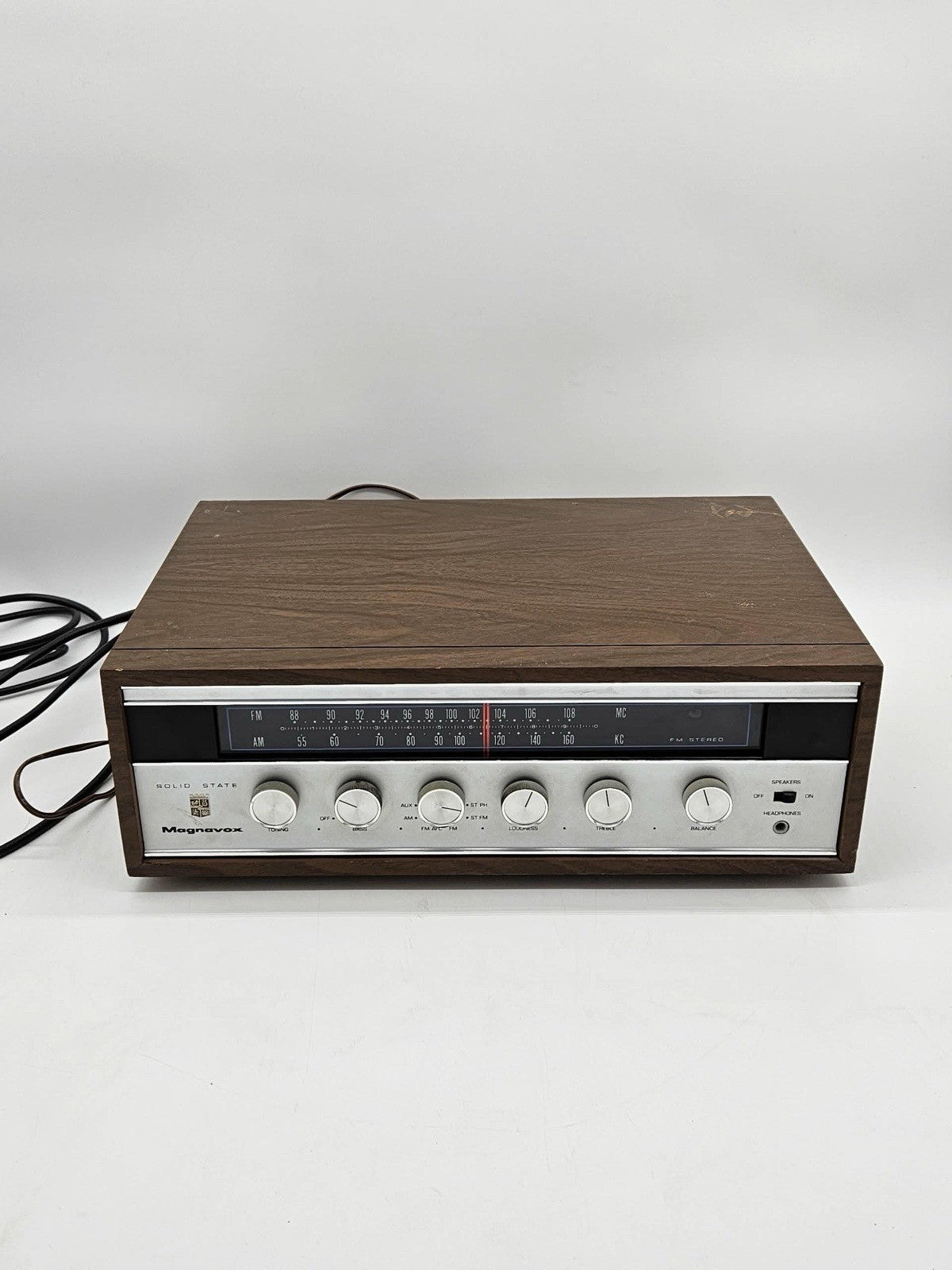 Vintage Magnavox Solid State Receiver & Micromatic Turntable EXCELLENT CONDITION
