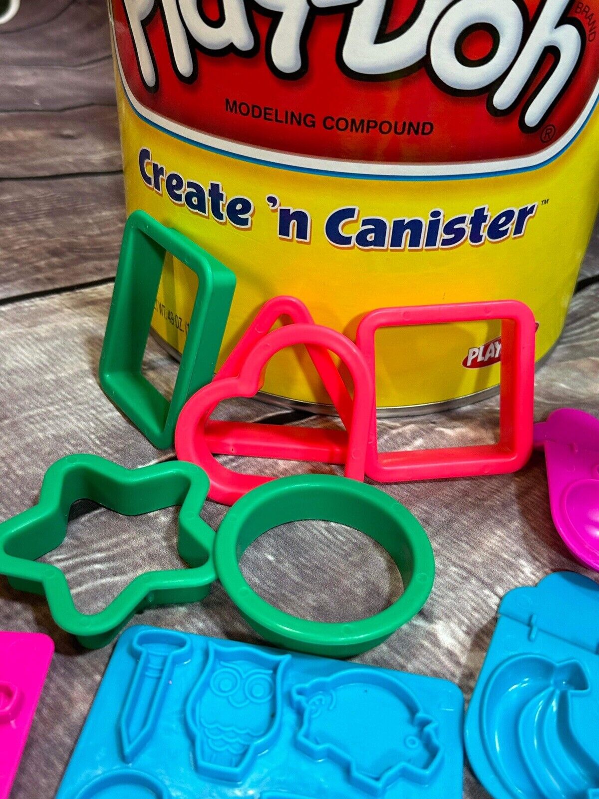 Play-Doh LOT Magic Swirl Ice Cream Shoppe Playset PLUS EXTRAS