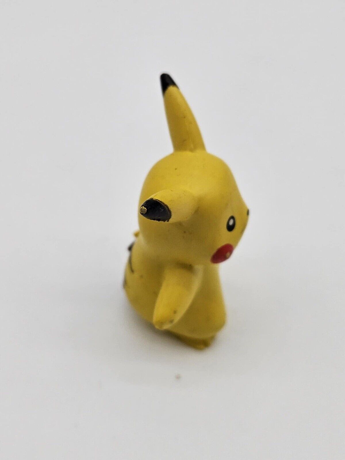 Nintendo GTSJ Pokemon Tomy Pikachu 1.5 Inch Character Toy Figure RARE GEN 1