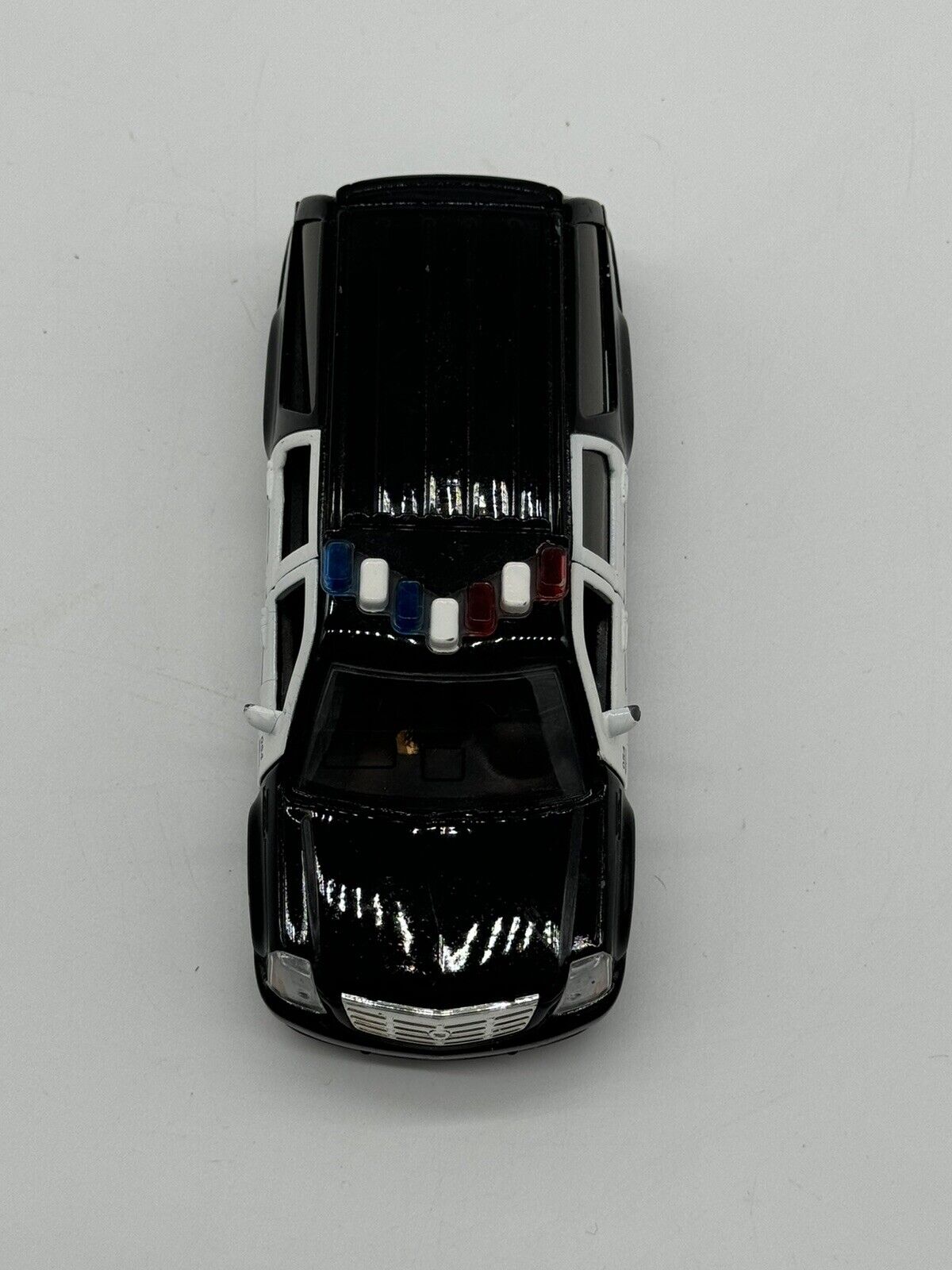Jada Toys 2007 Cadillac Escalade Police Vehicle 1:32 Die Cast  MTY 005