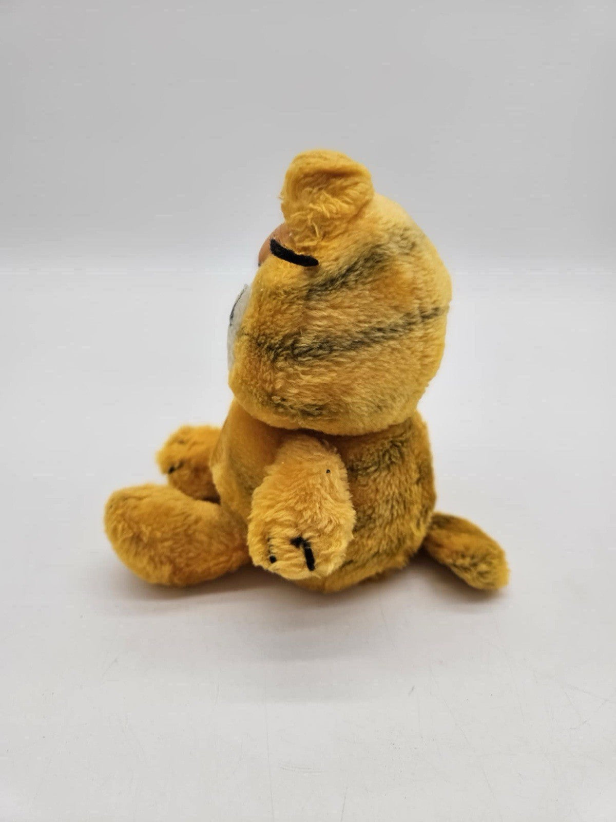 Vintage Dakin Garfield Plush 1981 Sitting Fat Cat Stuffed Animal Toy 9”