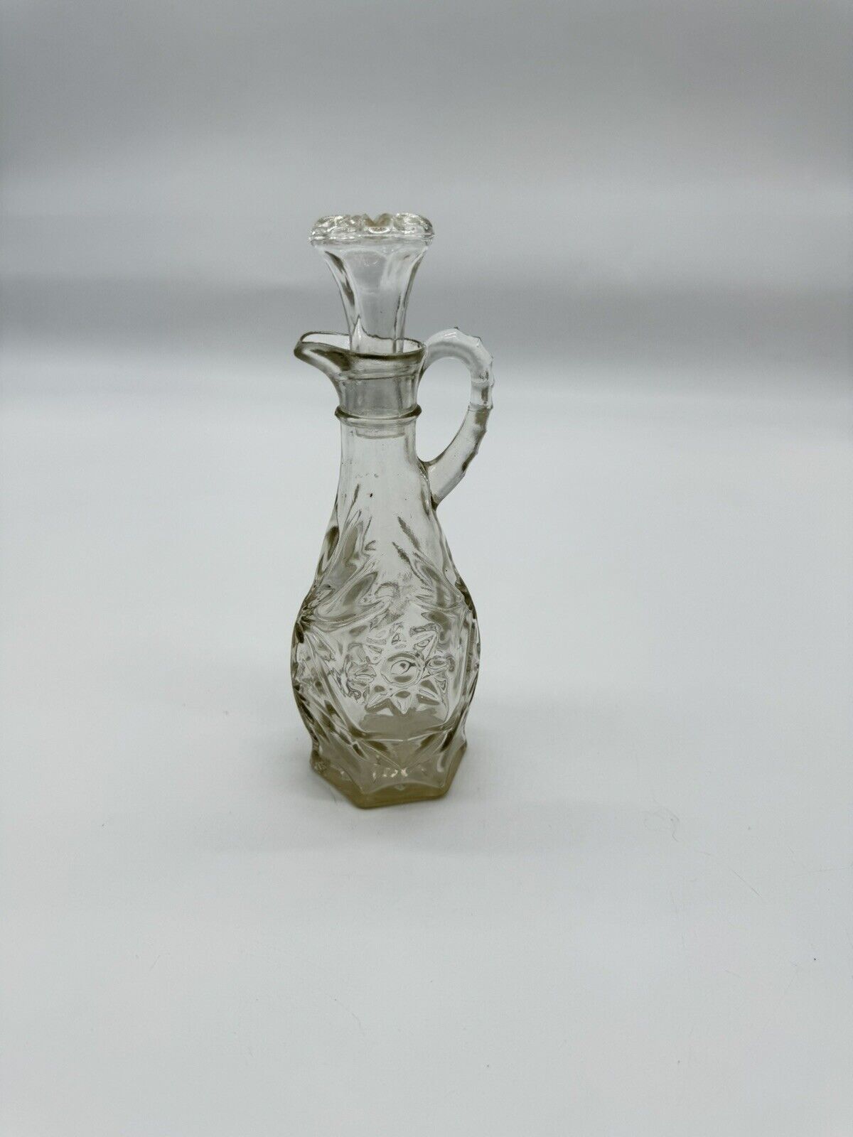 Anchor Hocking Early American Prescut Glass Clear Cruet with Stopper Lid