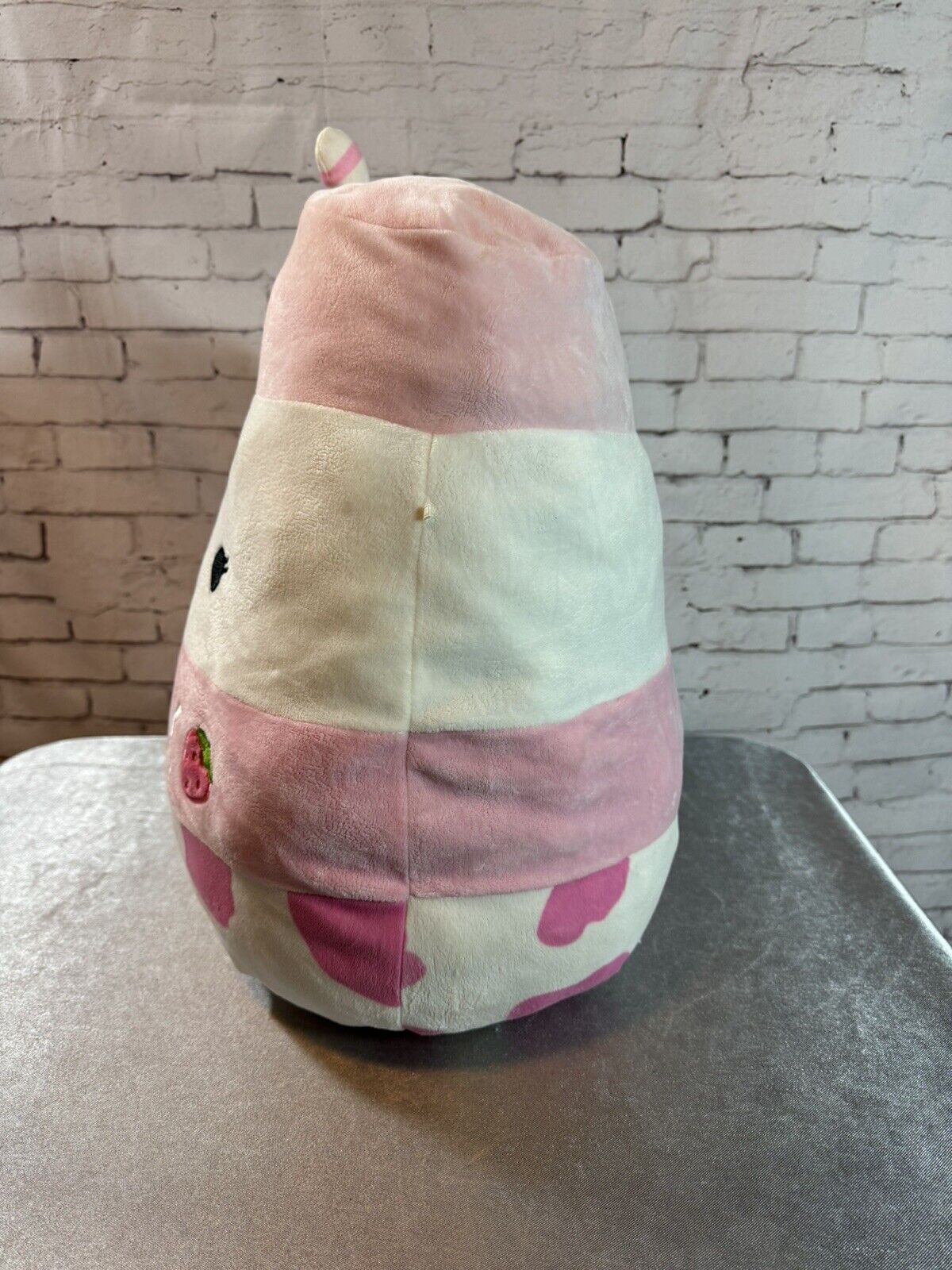 Squishmallows JUMBO AMELIE STRAWBERRY MILK 24" RARE Plush Toy
