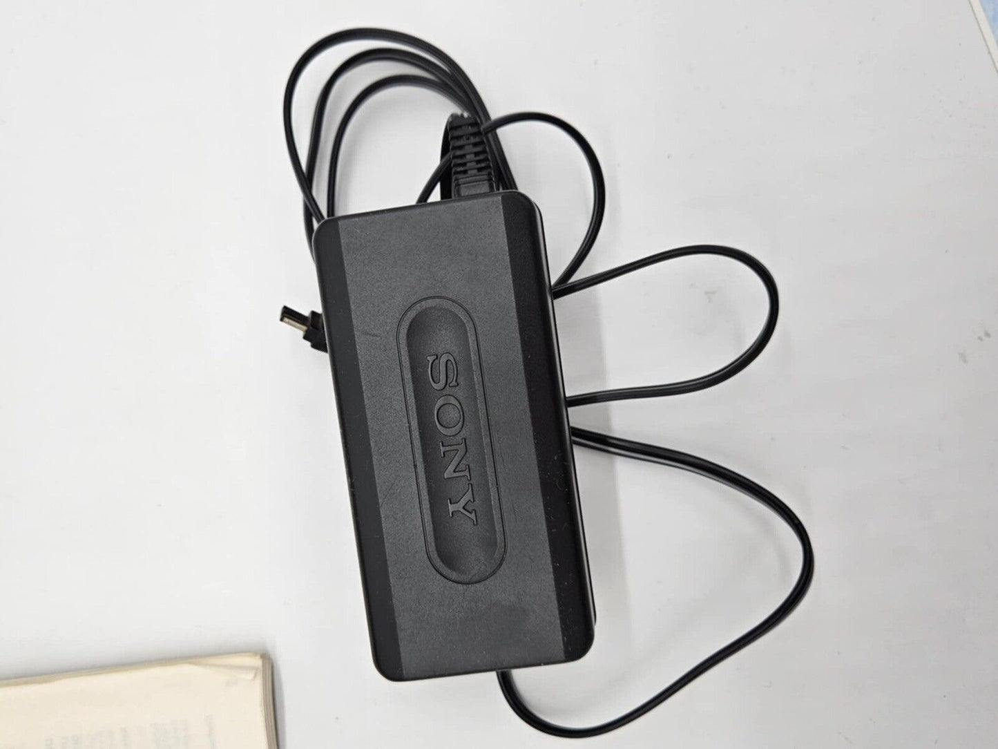 Sony Handycam Vision CCD-TRV615 Video Hi8 XR Nightvision Camcorder (JB01)