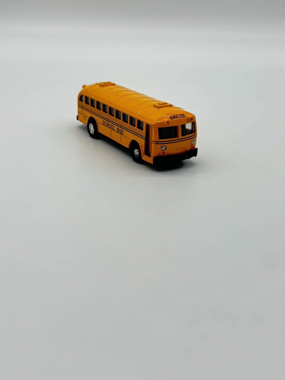 Classic Diecast School Bus with Pullback Action