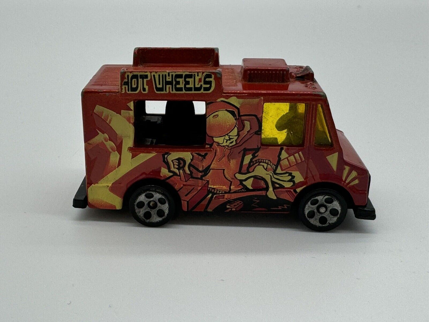 Hot Wheels Good Humor Truck Red Mattel Diecast 1:64 DJ 2004
