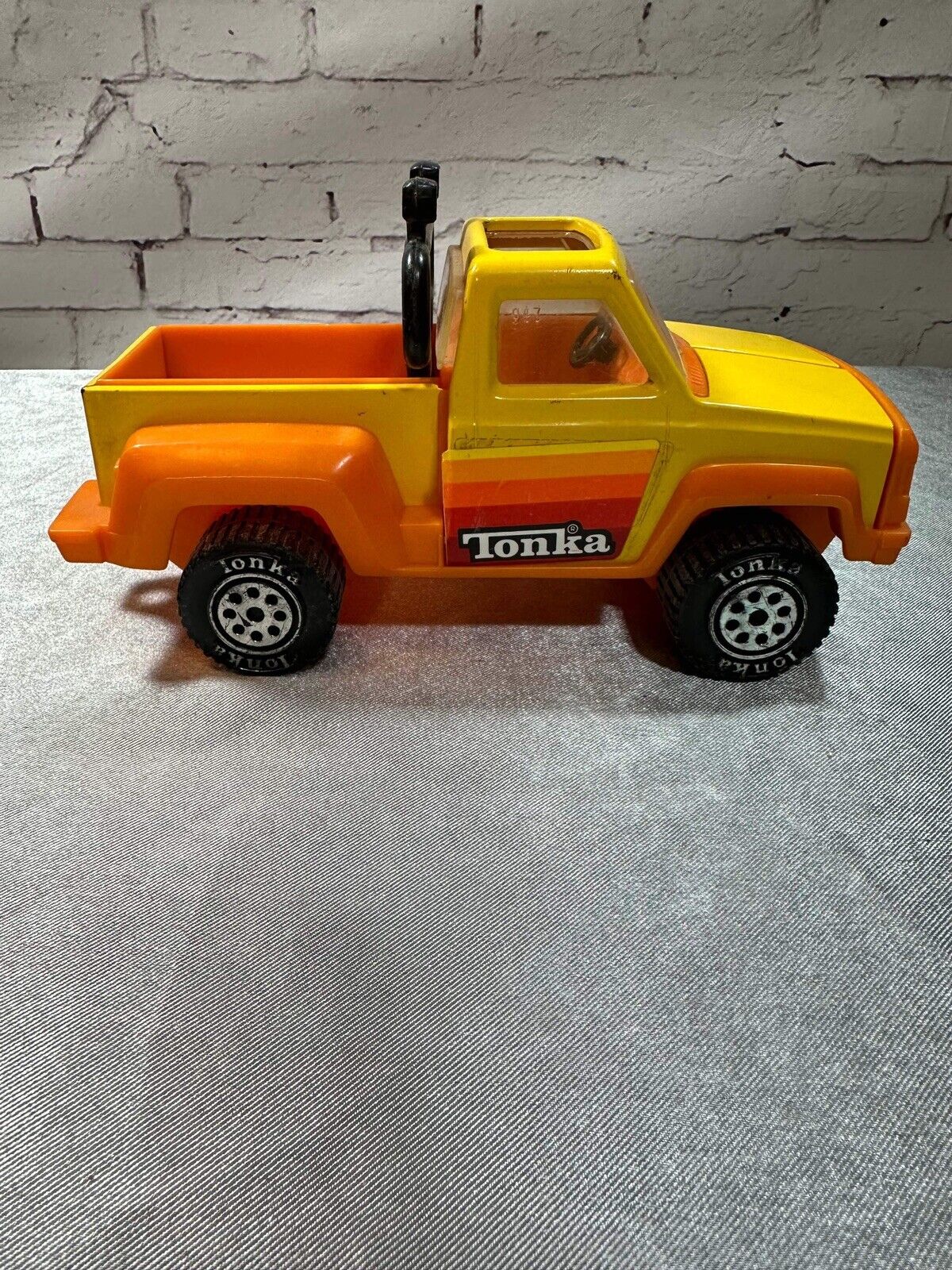 Nice VINTAGE Tonka Baja PICKUP TRUCK STEEL PLASTIC 1979 Step Side