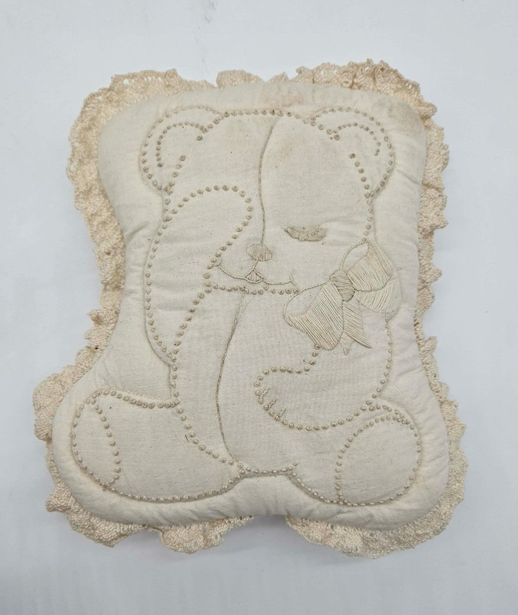 VTG Cathy Needlecraft Teddy Bear Candlewicking Finished  Sewn Pillow