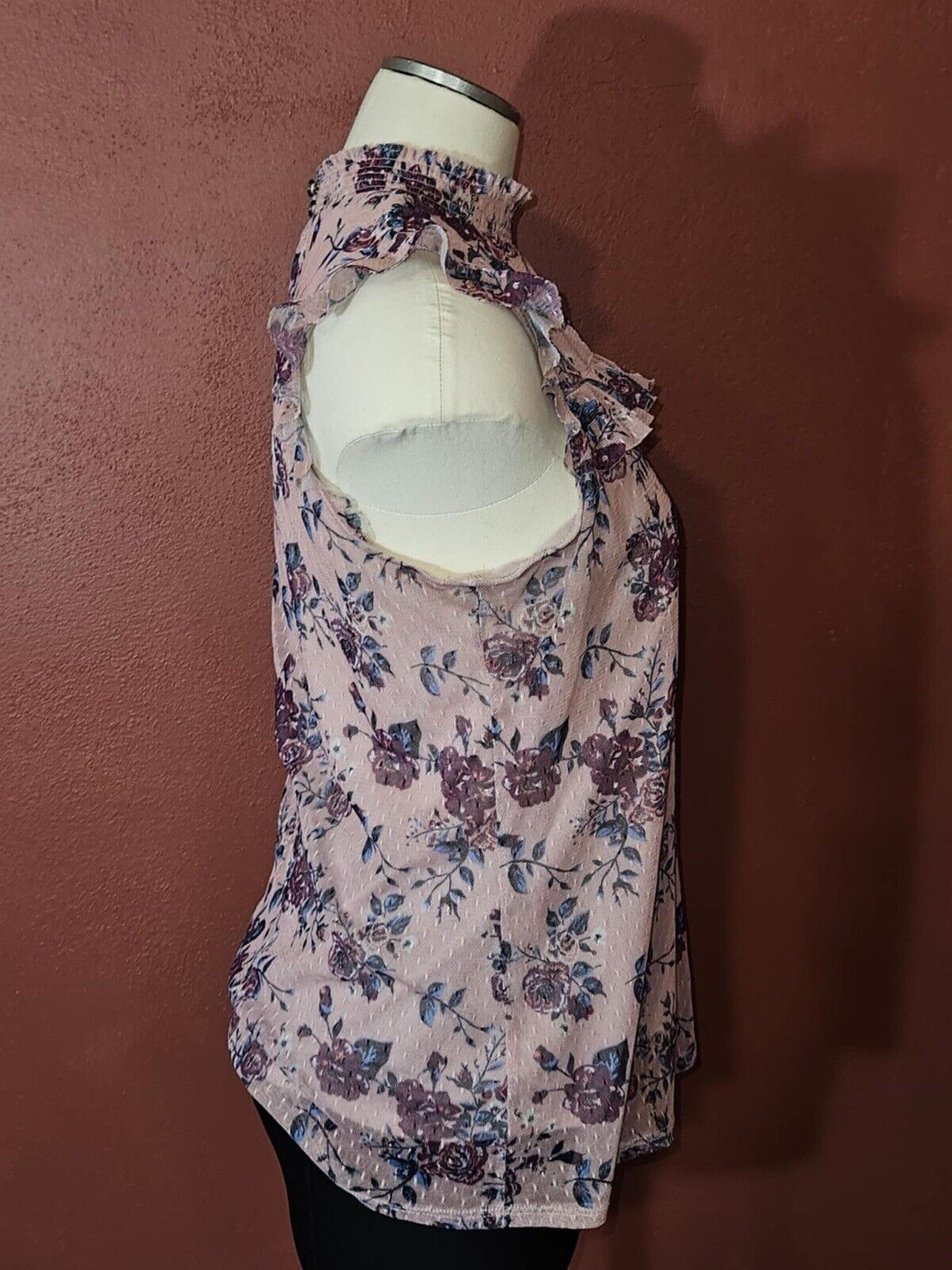 Juniors Pink Floral Pattern No Boundaries Top Sleevless Blouse size XL 15/17