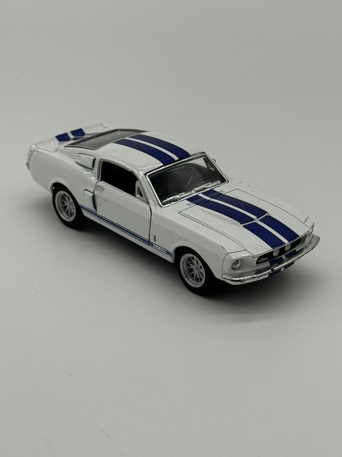 Greenlight White W/Blue Stripes 1967 Shelby GT500  Loose Diecast 1:64 2007 006