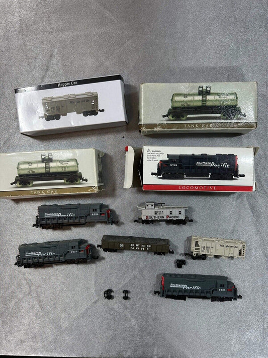 10Pc. High Speed Metal N Scale Train Display Set Southern Pacific Railroad Train
