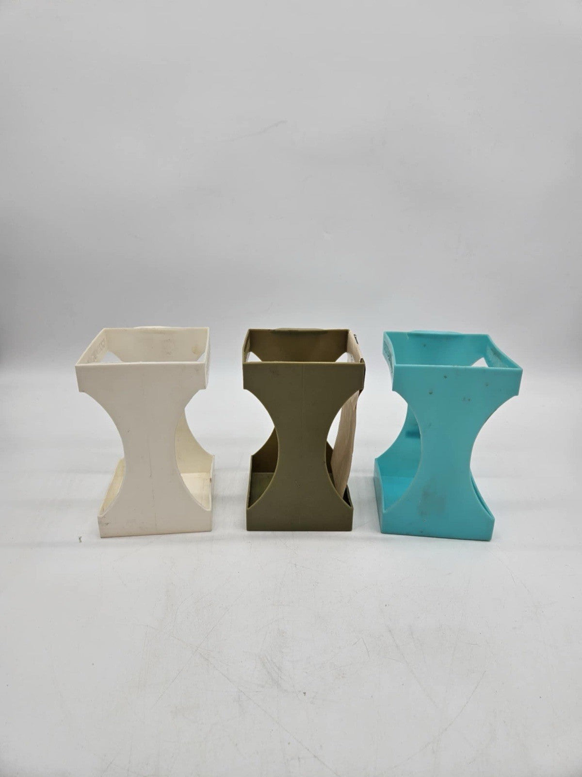 3 Vintage Plastic Elvo HANDI HOLDER  1/2 Gal Milk Carton Carrier Juice ~ 1 NEW