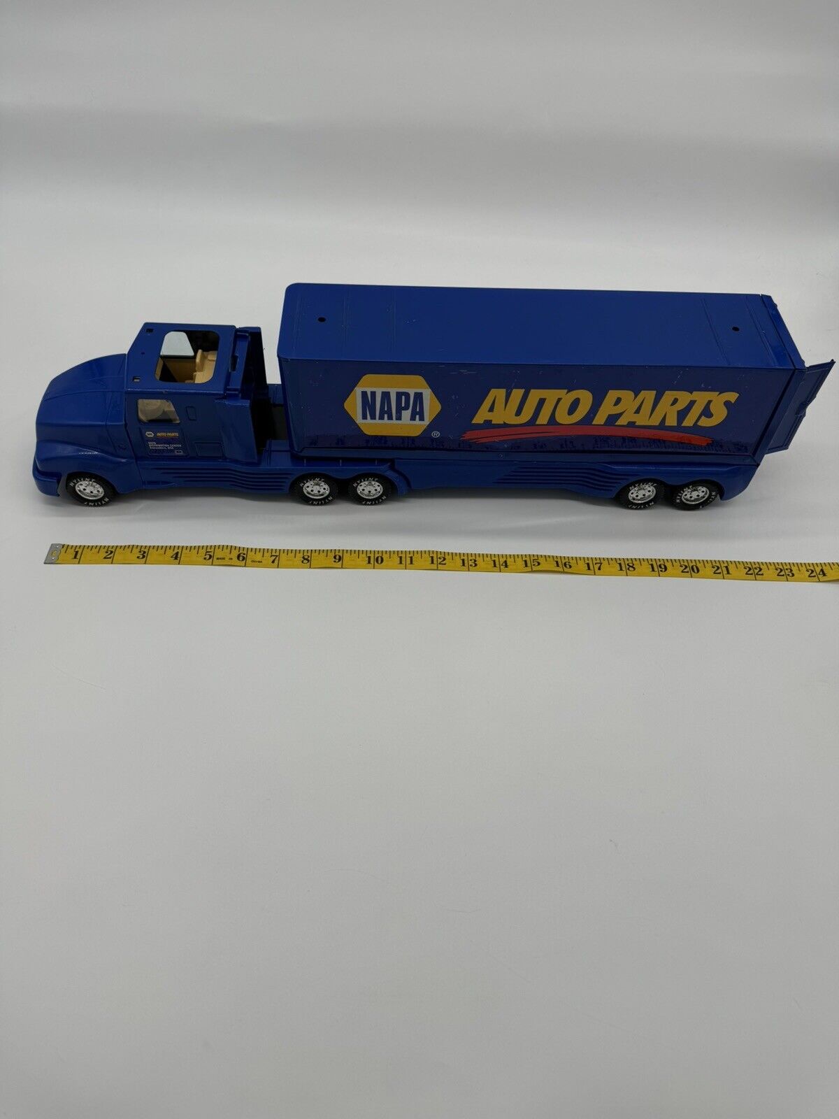 First Gear Semi Tracto Trailer Truck 2002 Exclusive NAPA Auto Parts Vtg FNF