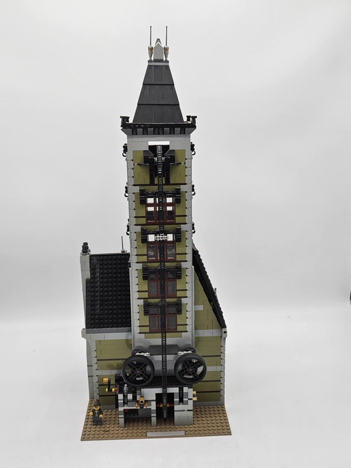 Lego 10273 - Haunted House - RETIRED- 2020 - Build Complete w/ Box & Instruction