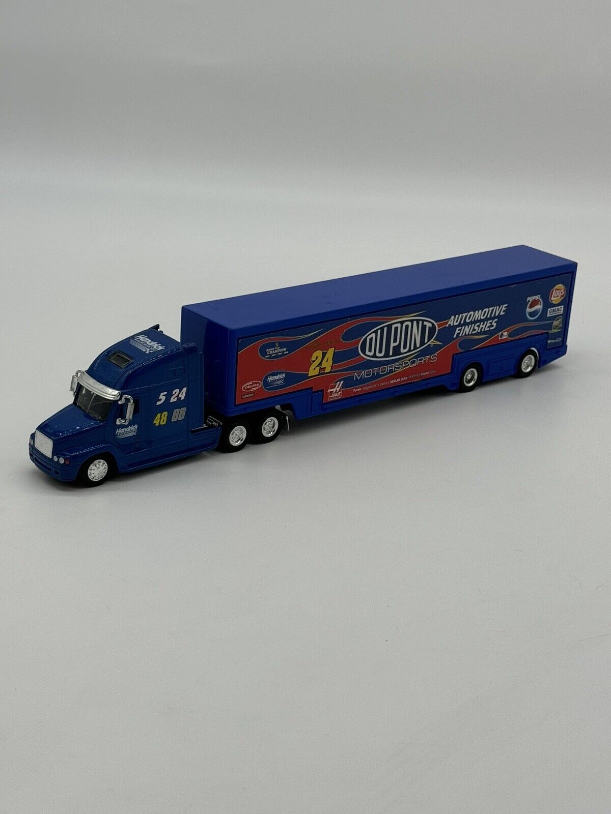 RARE 1:64 Diecast 2001 KELLOGG'S Race Transporter NASCAR DuPont #24 Jeff Gordon