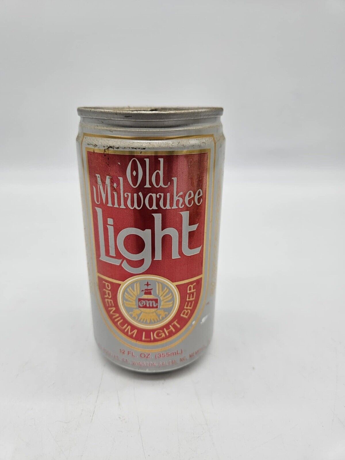 Old Milwaukee Premium Light Beer 12 ounce Vintage Red White Gold Can Empty