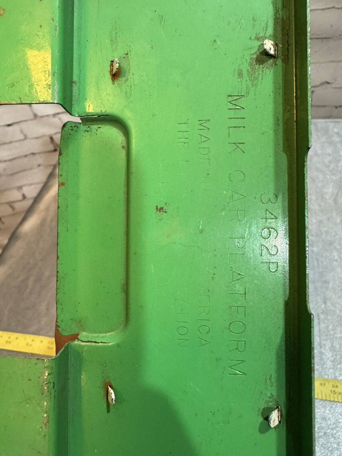 Lionel 3462P Milk Car Platform 005