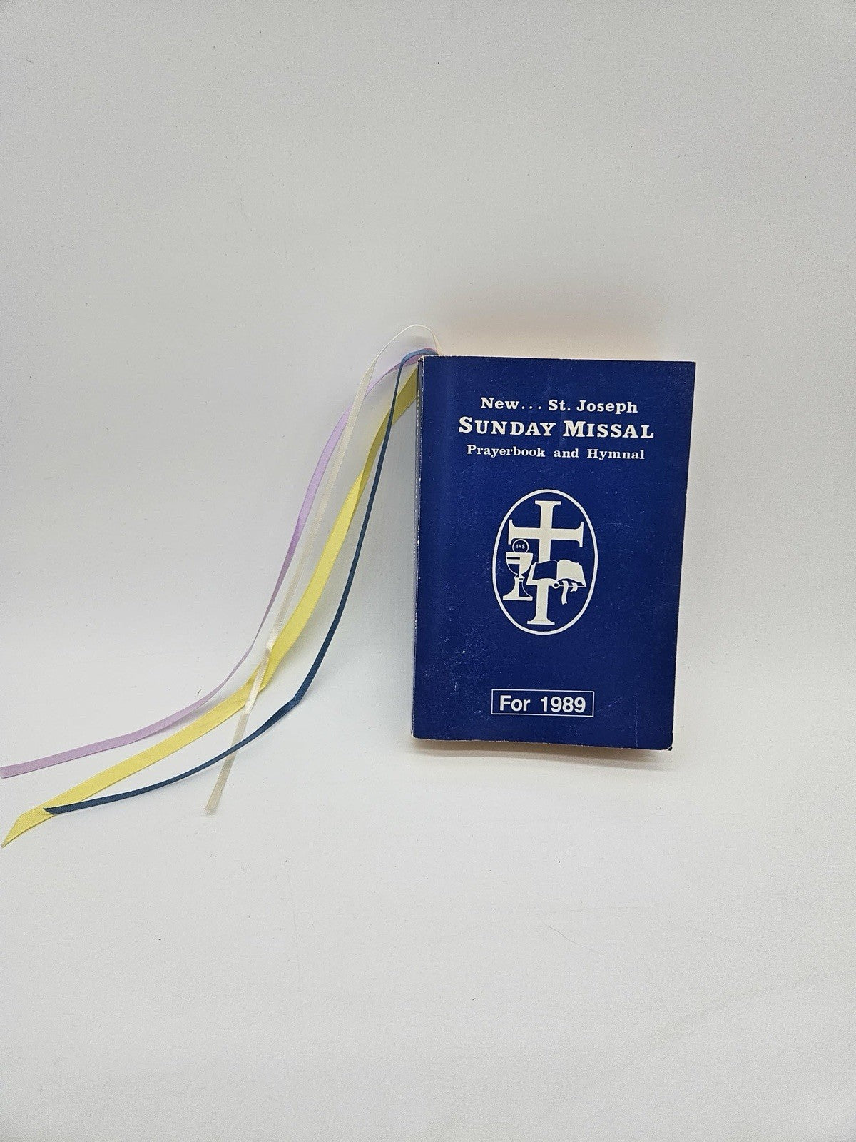 St Joseph's Sunday Missal Prayerbook & Hymnal for 1992 Catholic