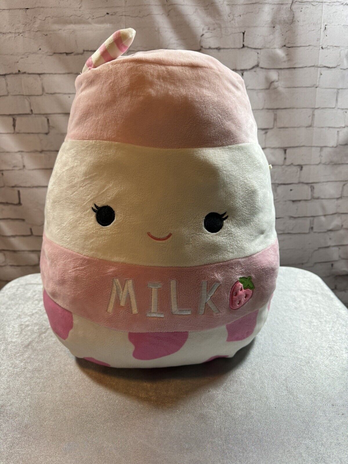 Squishmallows JUMBO AMELIE STRAWBERRY MILK 24" RARE Plush Toy