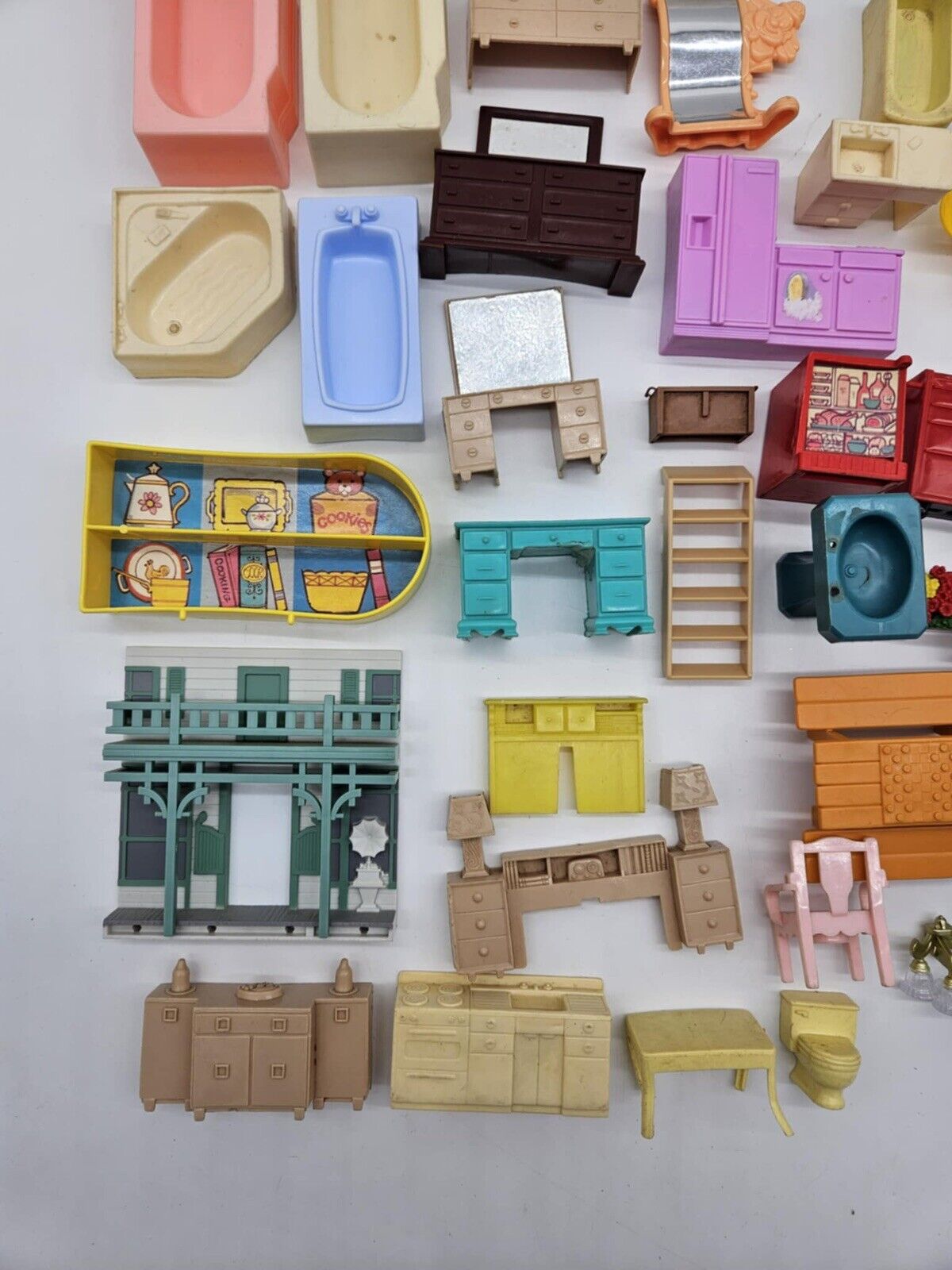 Vtge Lot Doll Dollhouse Furniture Plasco Fisher Price Renwall Arco & MORE!