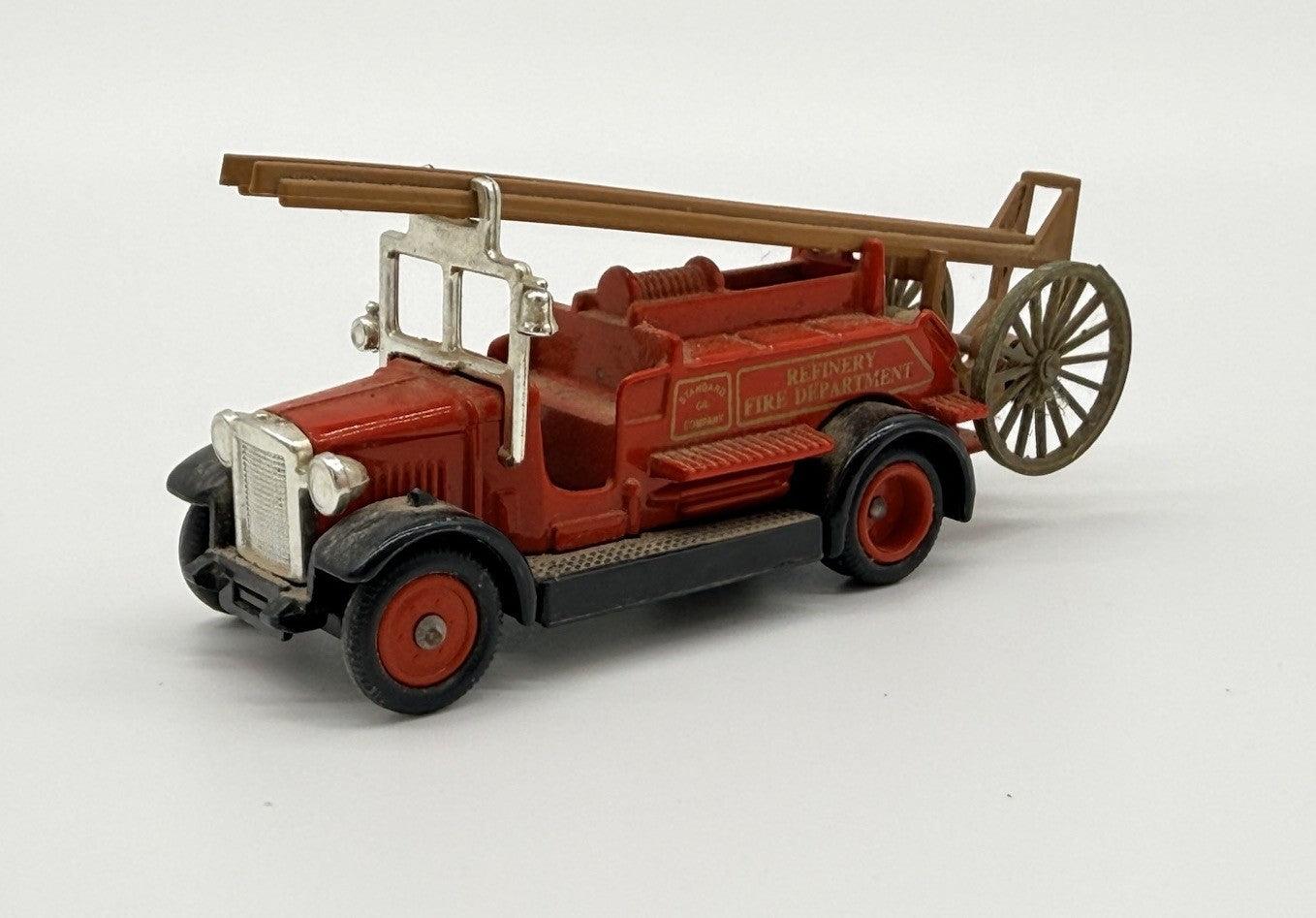 LLEDO Chevron Standard Oil 1934 Dennis Refinery Fire Truck