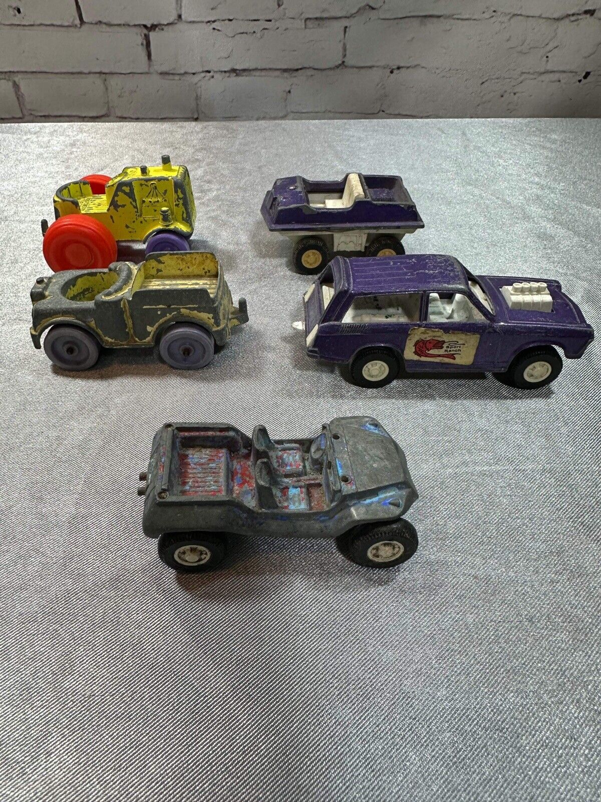 VINTAGE 1960s LOT OF 5 TOOTSIE TOY DIECAST METAL CARS
