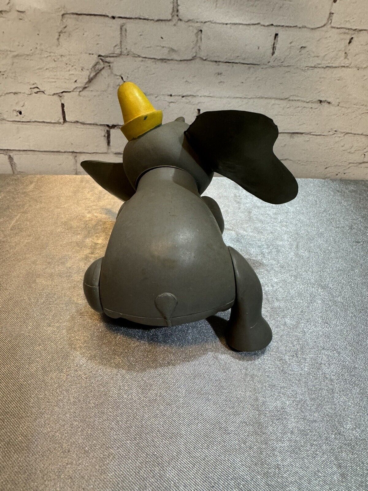 Walt Disney production Dumbo cartoon figure character 1960' elephant 005