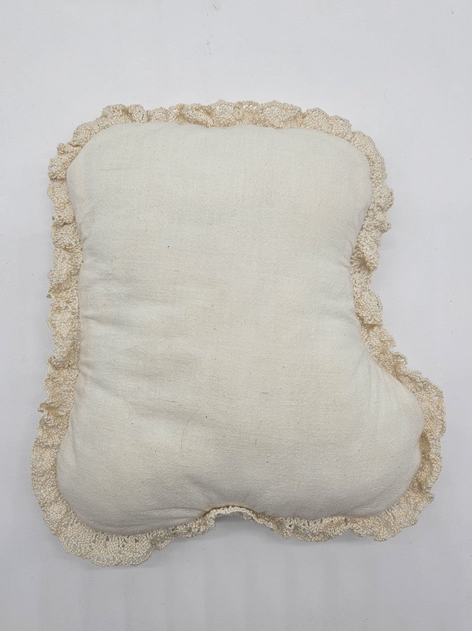 VTG Cathy Needlecraft Teddy Bear Candlewicking Finished  Sewn Pillow