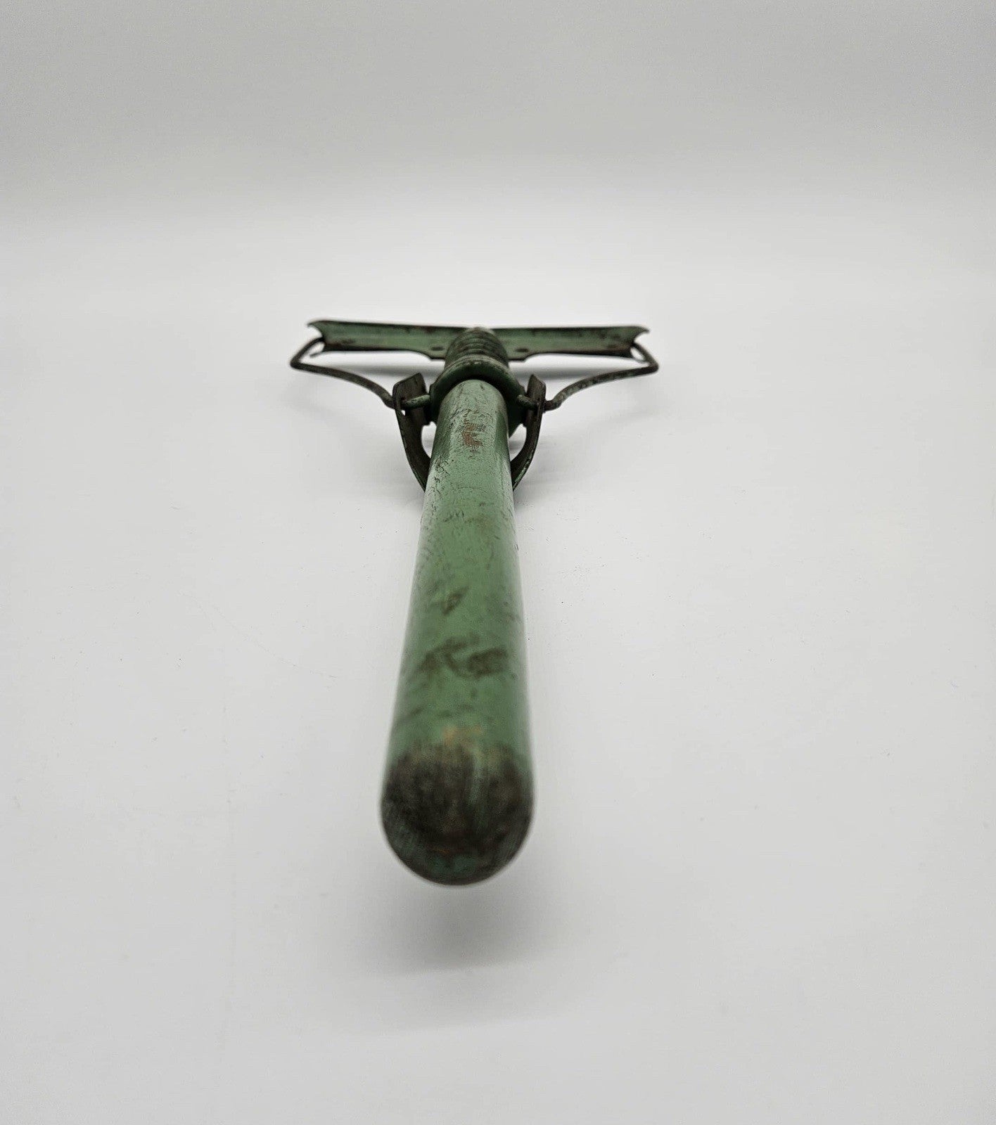 Vintage Spring-Loaded Jar Opener Clamp Tool Green Metal Mountable Kitchen Gadget