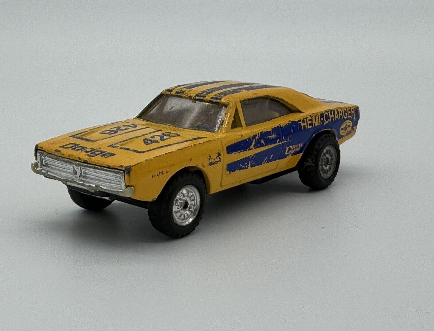Vintage Dodge Charger 426 Hemi Yellow Diecast Model Car 1:48 Made in Macau 006