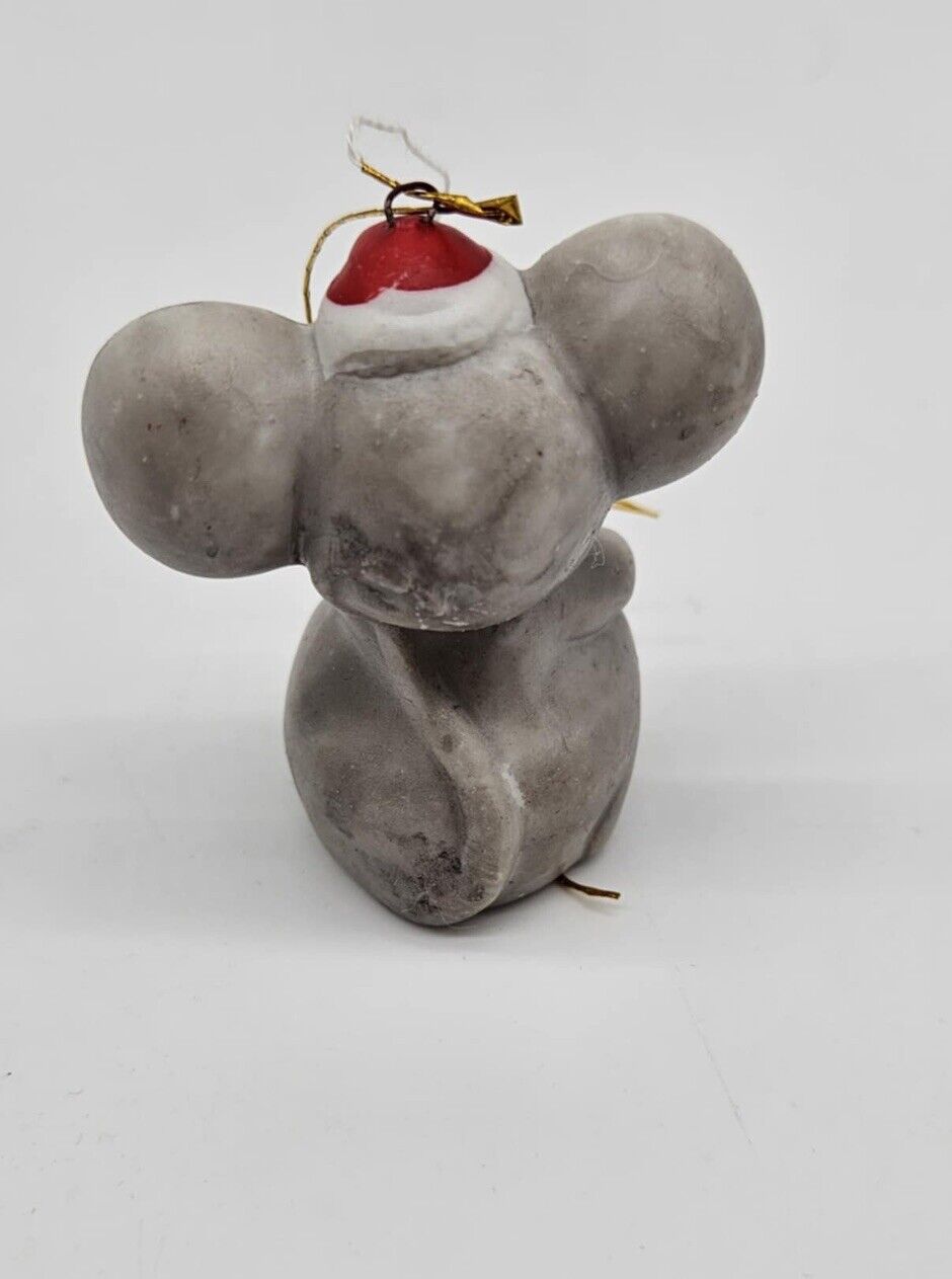 Christmas Around The World “Merry Christmas Mice” Wreath Mouse Vintage Figurine